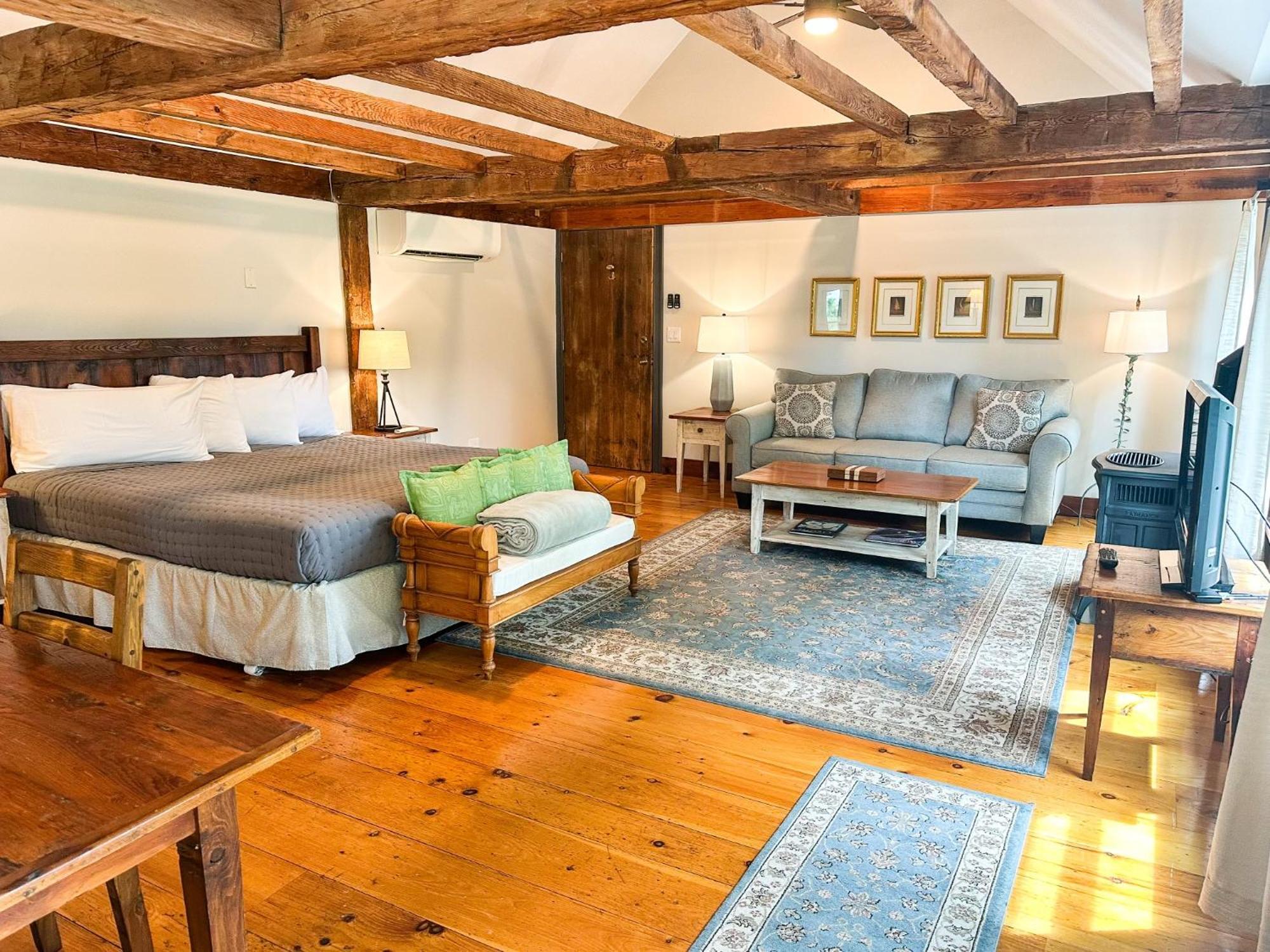 The Black Walnut Inn Amherst Buitenkant foto