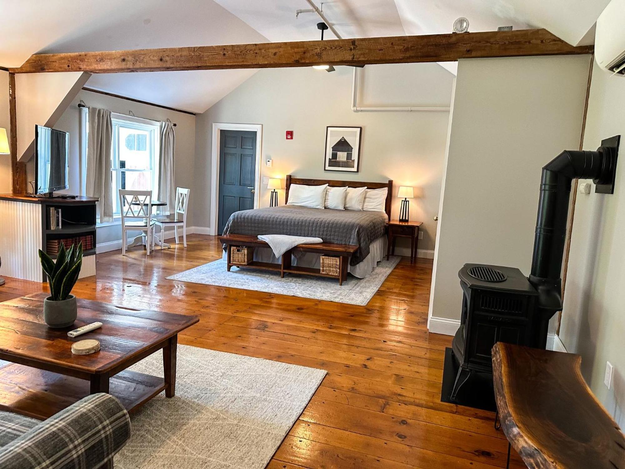 The Black Walnut Inn Amherst Buitenkant foto