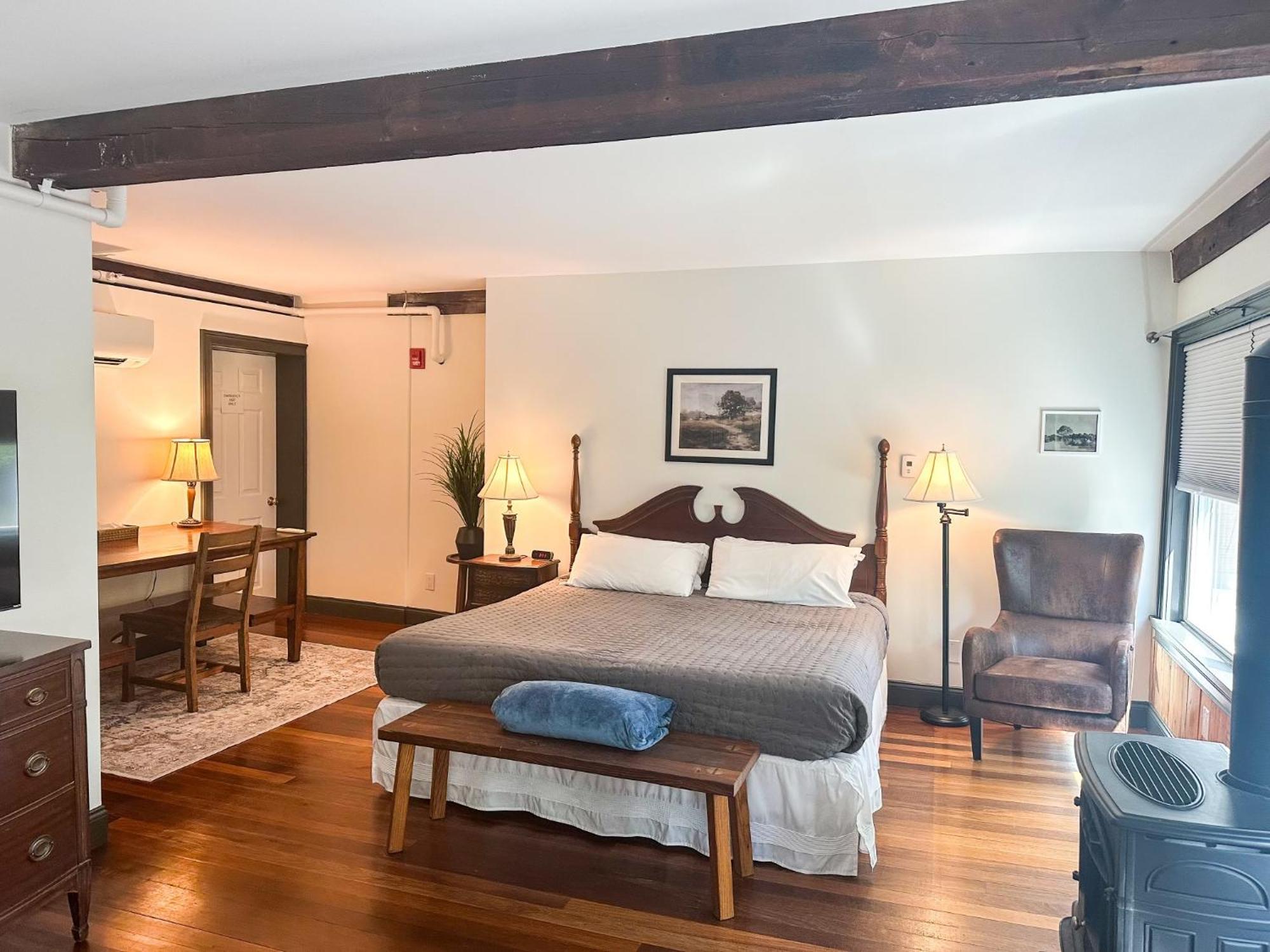 The Black Walnut Inn Amherst Buitenkant foto