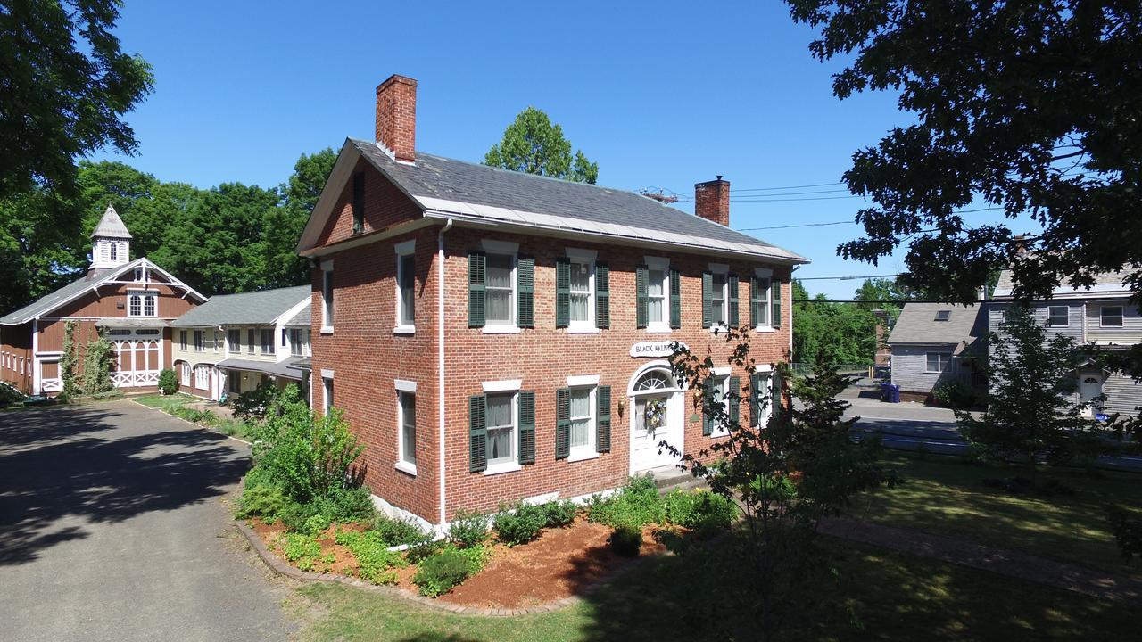 The Black Walnut Inn Amherst Buitenkant foto