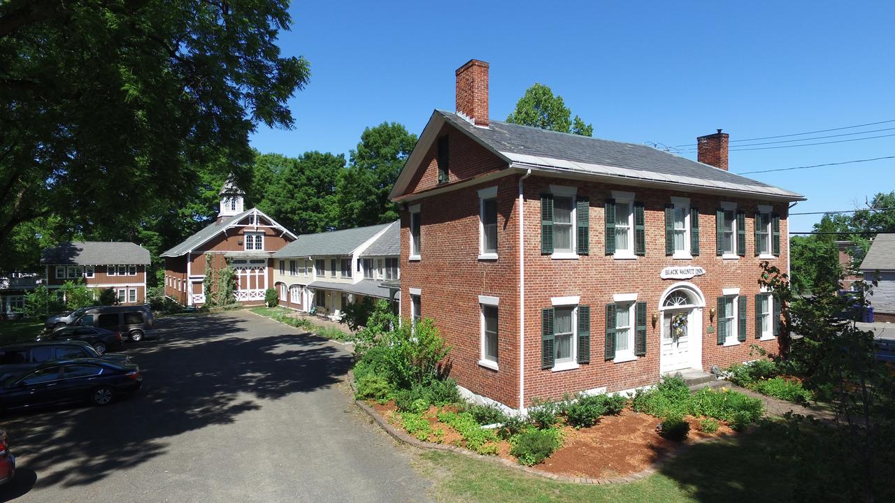 The Black Walnut Inn Amherst Buitenkant foto